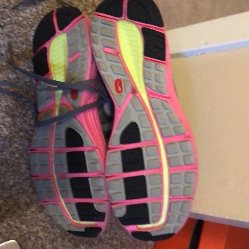 Nike Shoes - Picture 3 of 3